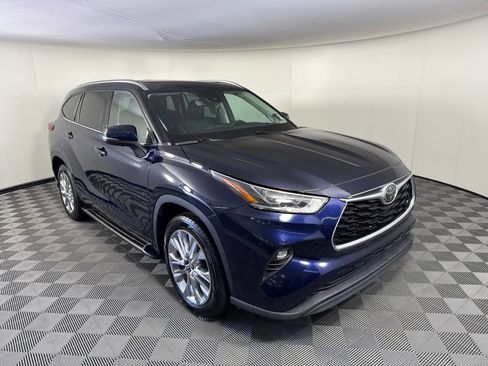 Used 2020 Toyota Highlander Limited FWD image 7