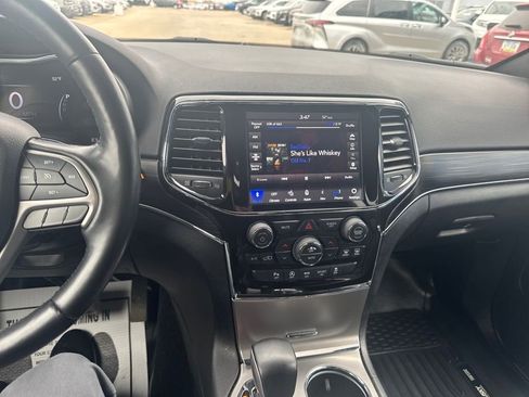 Used 2021 Jeep Grand Cherokee Limited w/ Trailer Tow Group IV image 18