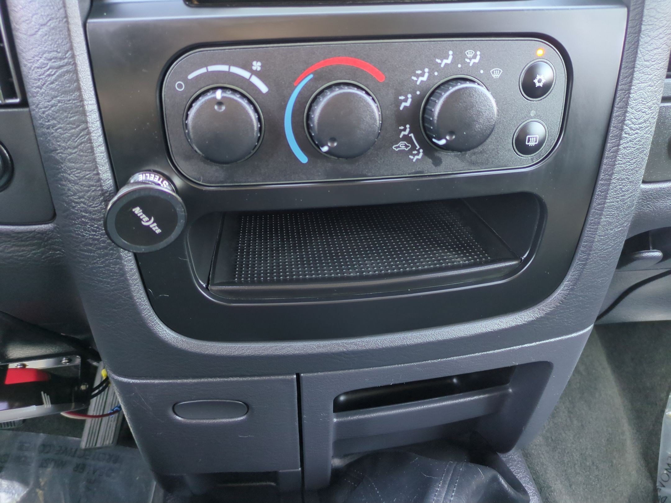 Used 2004 Dodge Ram 1500 Truck SLT AWD/4WD image 22