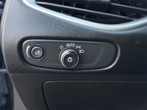 Used 2023 Chevrolet Malibu LT image 24