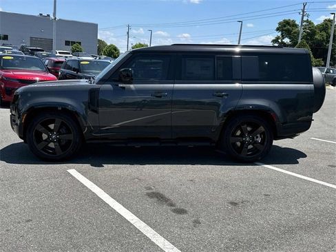 New 2025 Land Rover Defender 130 X-Dynamic SE image 2