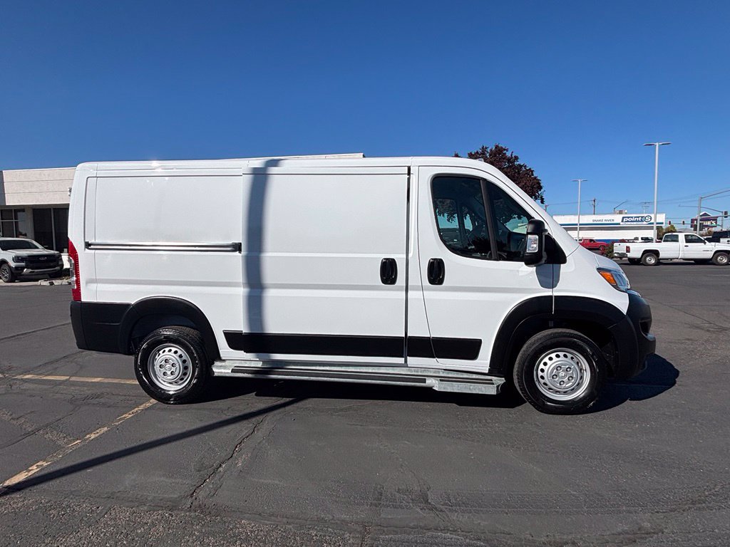 Used 2025 RAM ProMaster 2500 w/ U-Haul Equipment Group FWD image 2