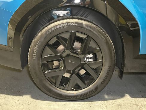 New 2026 Kia EV9 Land w/ Nightfall Edition Package image 9