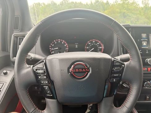 Used 2025 Nissan Frontier PRO-4X AWD/4WD image 17