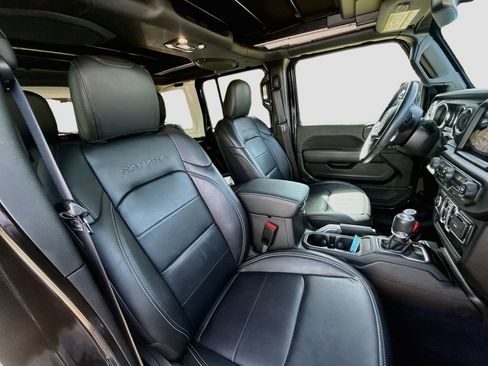 Used 2022 Jeep Wrangler Unlimited Sahara AWD/4WD image 33