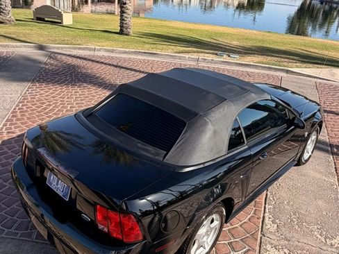 Used 2004 Ford Mustang Premium RWD image 4