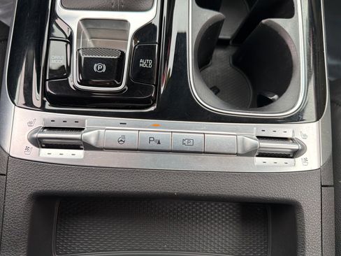 Used 2024 Kia Carnival SX Prestige image 26