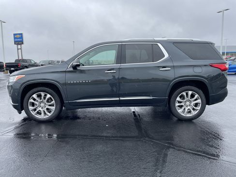 Used 2021 Chevrolet Traverse Premier image 2