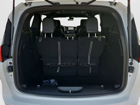 New 2026 Chrysler Voyager LX FWD image 22