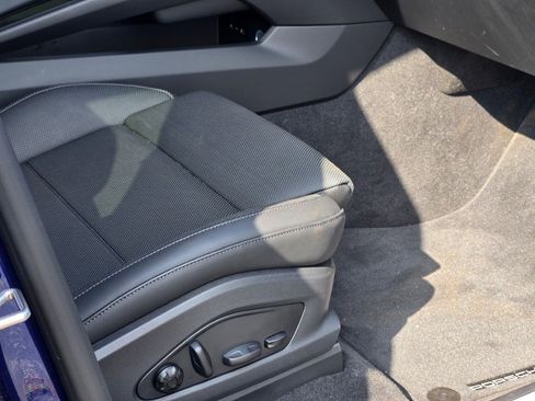 Used 2025 Porsche Macan Electric image 36