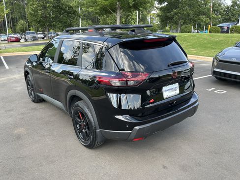 Used 2025 Nissan Rogue SV AWD/4WD image 8