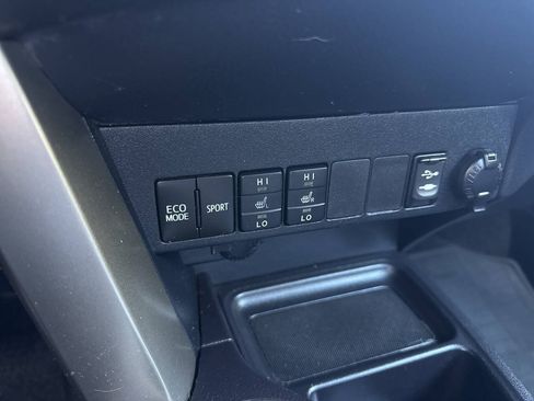 Used 2013 Toyota RAV4 Limited FWD image 17