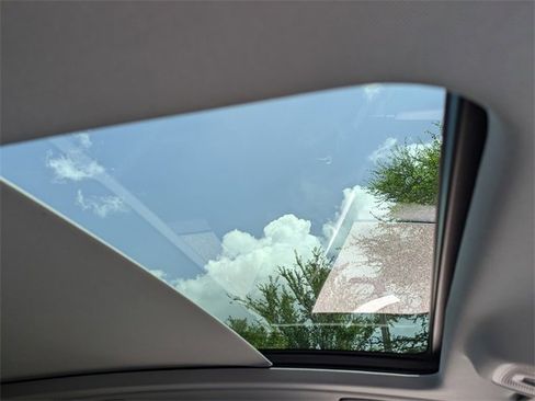 Used 2025 Audi Q5 Premium image 15