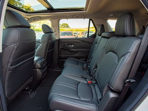 New 2026 Honda Pilot Touring image 11