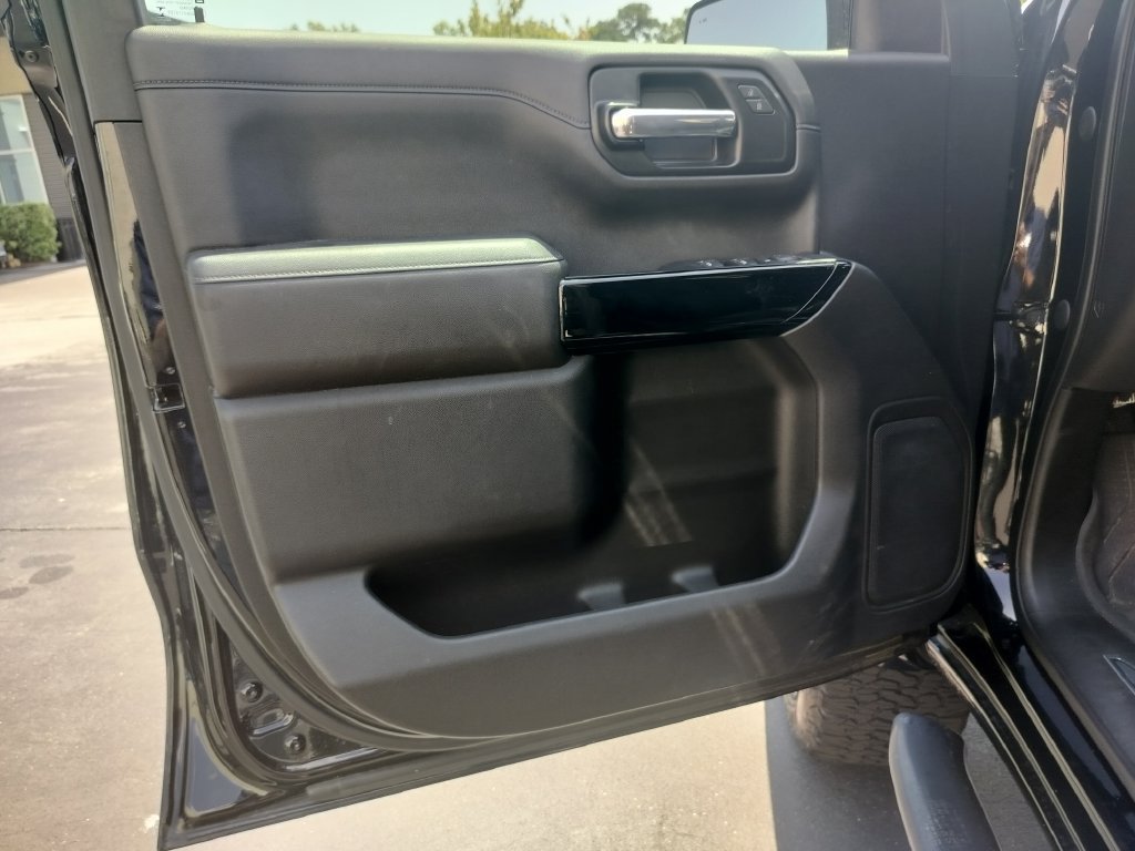 Used 2022 Chevrolet Silverado 1500 RST w/ Safety Package AWD/4WD image 6