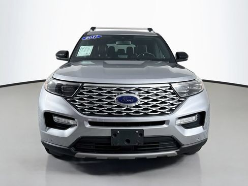 Used 2020 Ford Explorer Platinum w/ Premium Technology Package AWD/4WD image 6