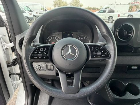 Used 2024 Mercedes-Benz Sprinter 2500 w/ Acoustic Package image 23