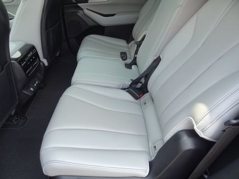 Used 2024 Acura MDX FWD w/ Technology Package image 9