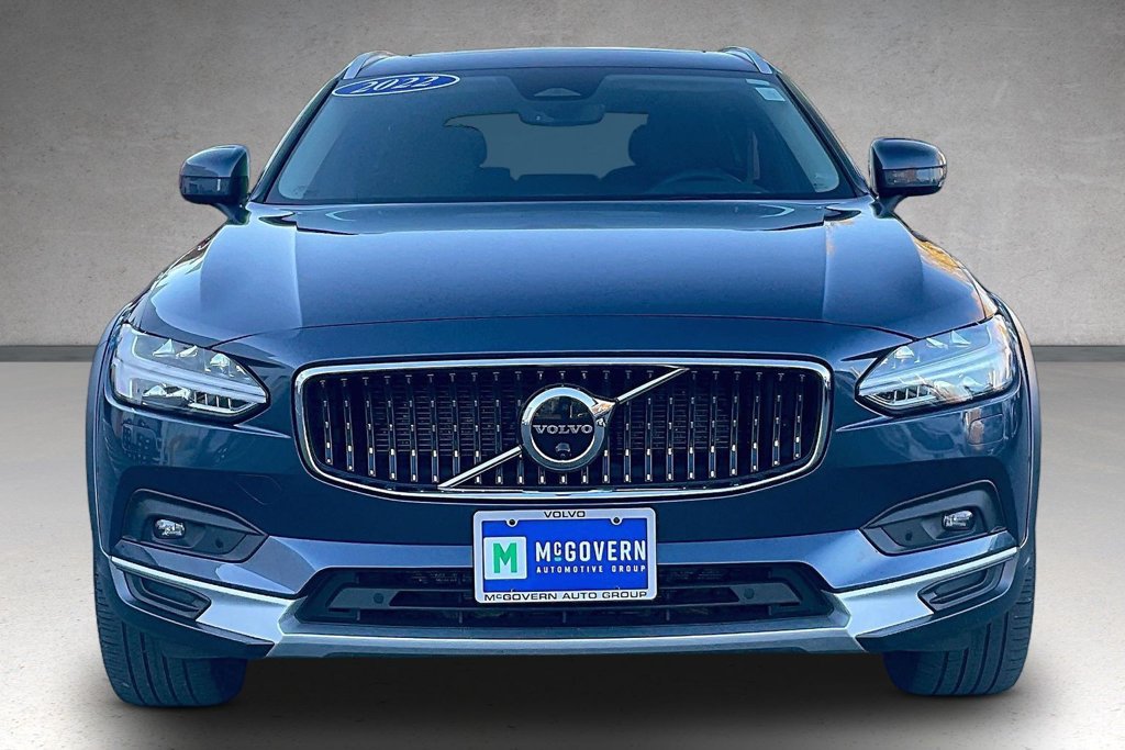 Used 2022 Volvo V90 B6 Cross Country w/ Advanced Package AWD/4WD image 2
