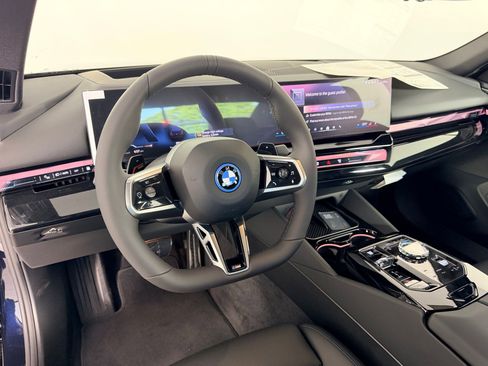 New 2026 BMW 550e xDrive AWD/4WD image 4