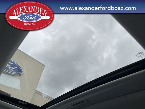 Used 2024 Hyundai Elantra SEL w/ Convenience Package FWD image 18