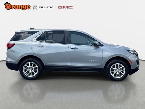 Used 2024 Chevrolet Equinox LT AWD/4WD image 2