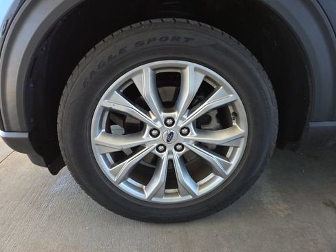Used 2021 Ford Explorer Limited w/ Equipment Group 301A AWD/4WD image 70