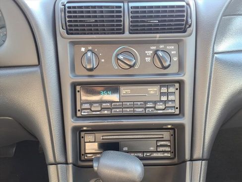 Used 2000 Ford Mustang Convertible image 14