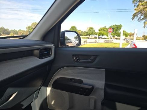 Used 2025 Ford Maverick XLT FWD image 12