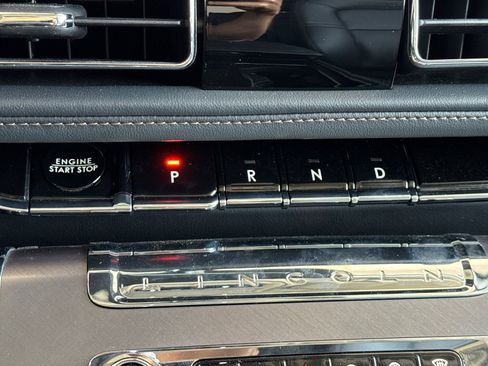 New 2025 Lincoln Aviator 2WD w/ Equipment Group 101A image 22