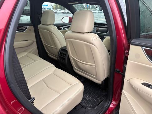 Used 2019 Cadillac XT5 Luxury AWD/4WD image 7
