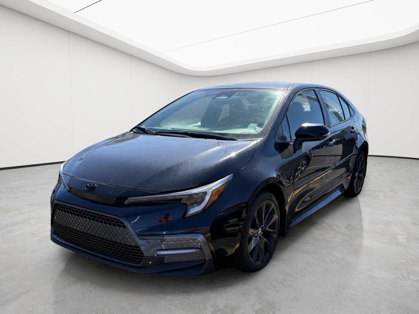 Used 2024 Toyota Corolla SE FWD image 3
