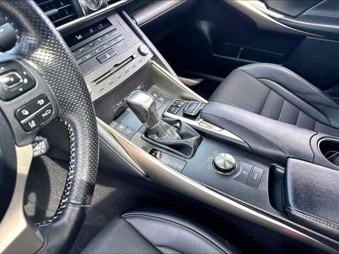 Used 2020 Lexus IS 350 F Sport w/ F Sport Package RWD image 19