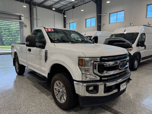 Used 2022 Ford F250 XLT w/ XLT Value Package AWD/4WD image 3