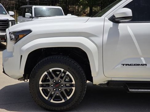Certified 2025 Toyota Tacoma TRD Sport AWD/4WD image 6