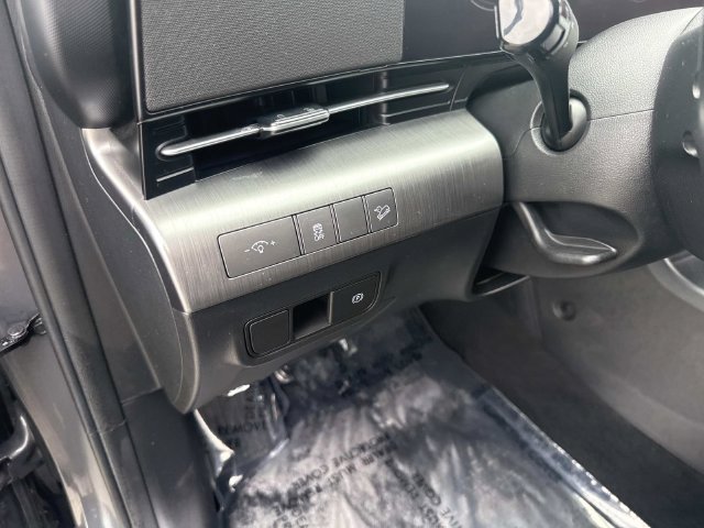 Certified 2024 Hyundai Kona SEL FWD image 19