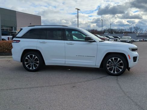 Used 2022 Jeep Grand Cherokee Overland image 9