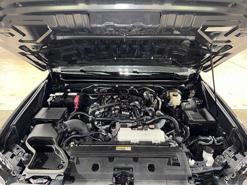 Used 2025 Toyota Tacoma TRD Off-Road AWD/4WD image 12