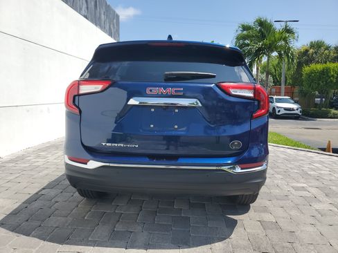Used 2022 GMC Terrain SLT w/ Infotainment Package II FWD image 5