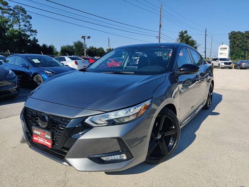Used 2023 Nissan Sentra SR w/ Midnight Edition Package FWD image 3