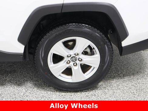 Used 2021 Toyota RAV4 XLE image 10