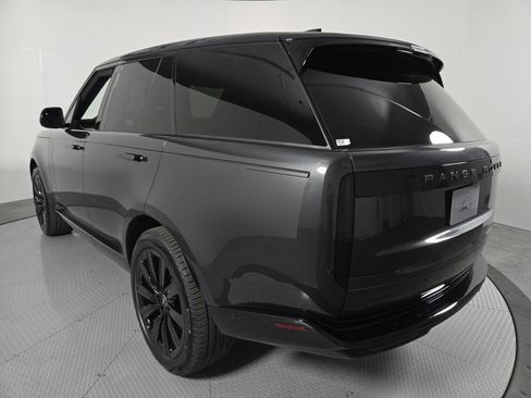 New 2025 Land Rover Range Rover SE image 15