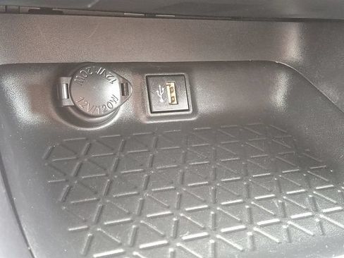 Used 2024 Toyota RAV4 XLE AWD/4WD image 23