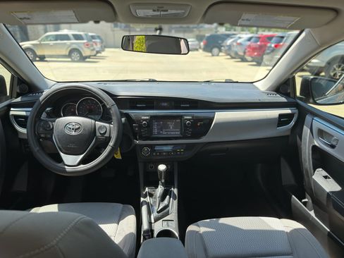 Used 2016 Toyota Corolla LE FWD image 10
