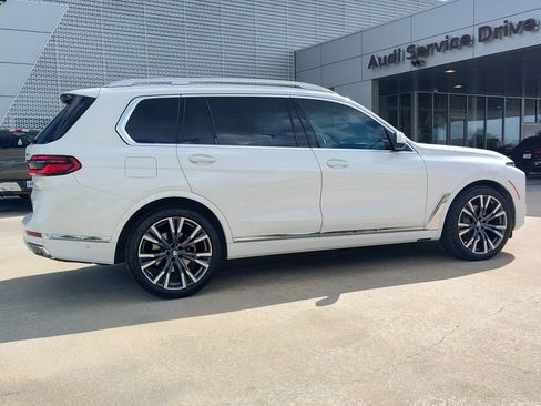 Used 2024 BMW X7 xDrive40i w/ Premium Package AWD/4WD image 14