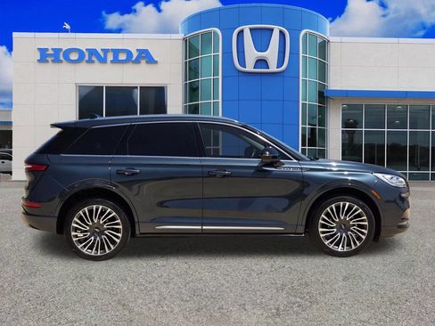 Used 2022 Lincoln Corsair Reserve w/ Equipment Group 201A AWD/4WD image 2