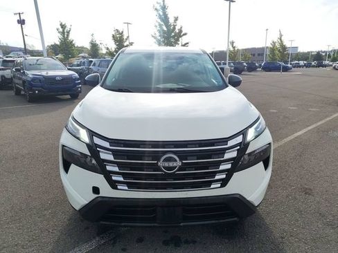 Used 2024 Nissan Rogue S AWD/4WD image 8