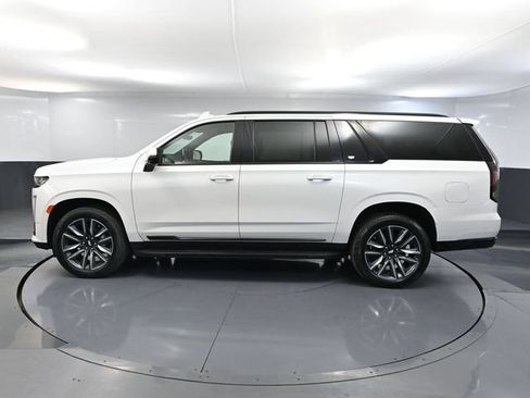 Used 2021 Cadillac Escalade ESV Sport w/ Heavy-Duty Trailer Package AWD/4WD image 11