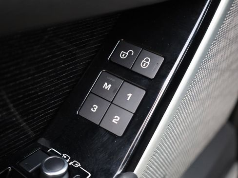 Used 2020 Land Rover Range Rover Velar R-Dynamic S image 39