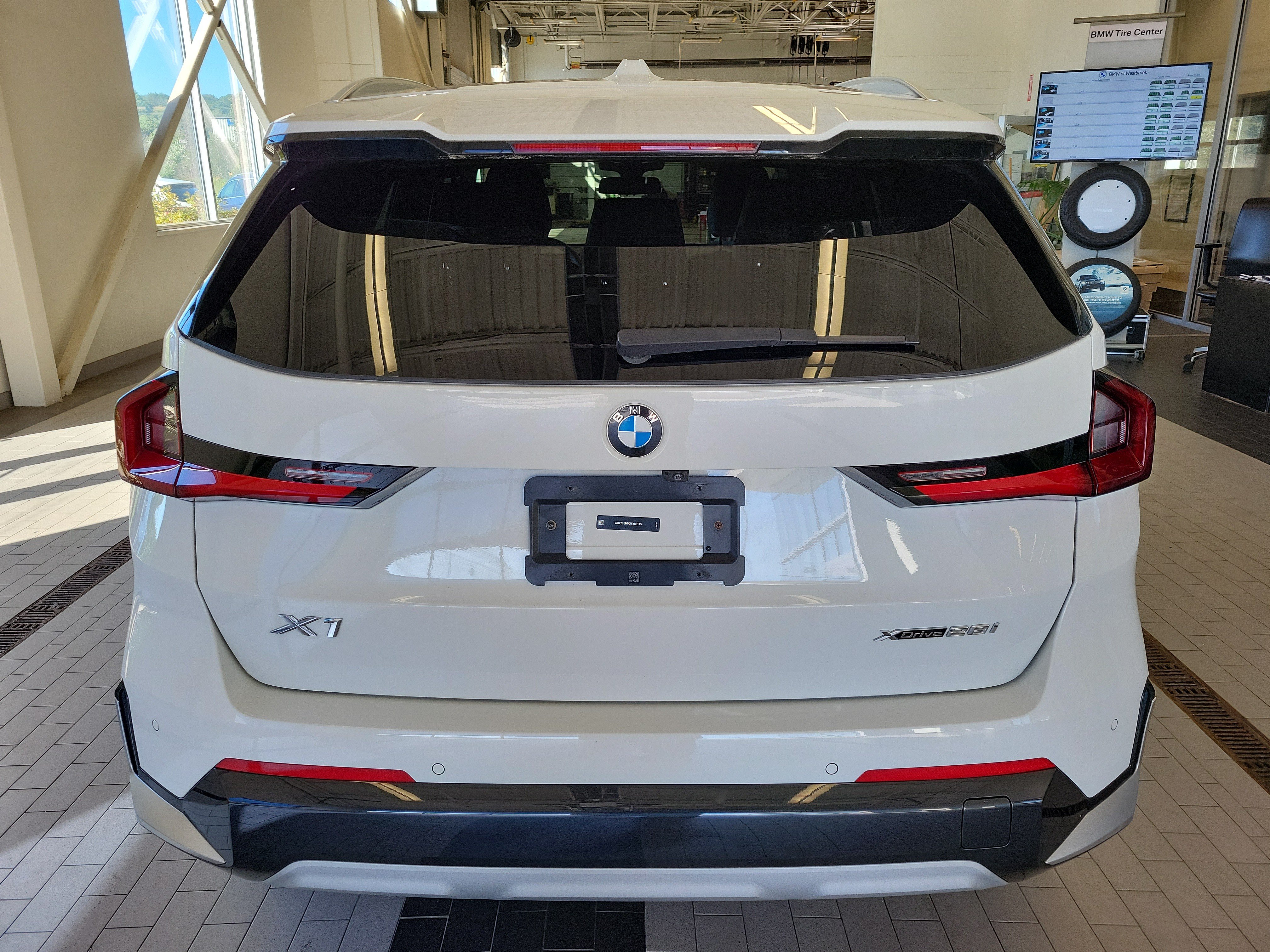 Used 2024 BMW X1 xDrive28i w/ Convenience Package AWD/4WD image 6